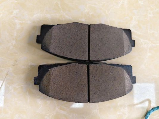 04465-YZZE9 Κεραμικό κιτ φρένων για την Toyota Hiace LH50 LH60 YH50 YH60 LH55 LH56