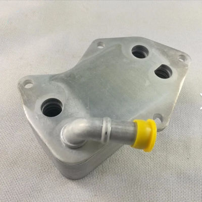 038117021c Ψυκτικό πετρελαίου κινητήρα Audi Volkswagen Jetta 2010 Αυτοκινητικό ψυγείο Ανταλλάκτη θερμότητας